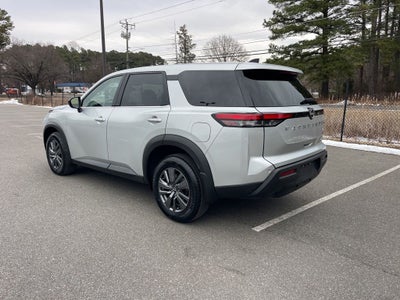 2024 Nissan Pathfinder S