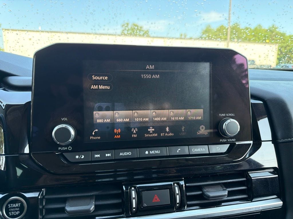 2022 Nissan Pathfinder SV