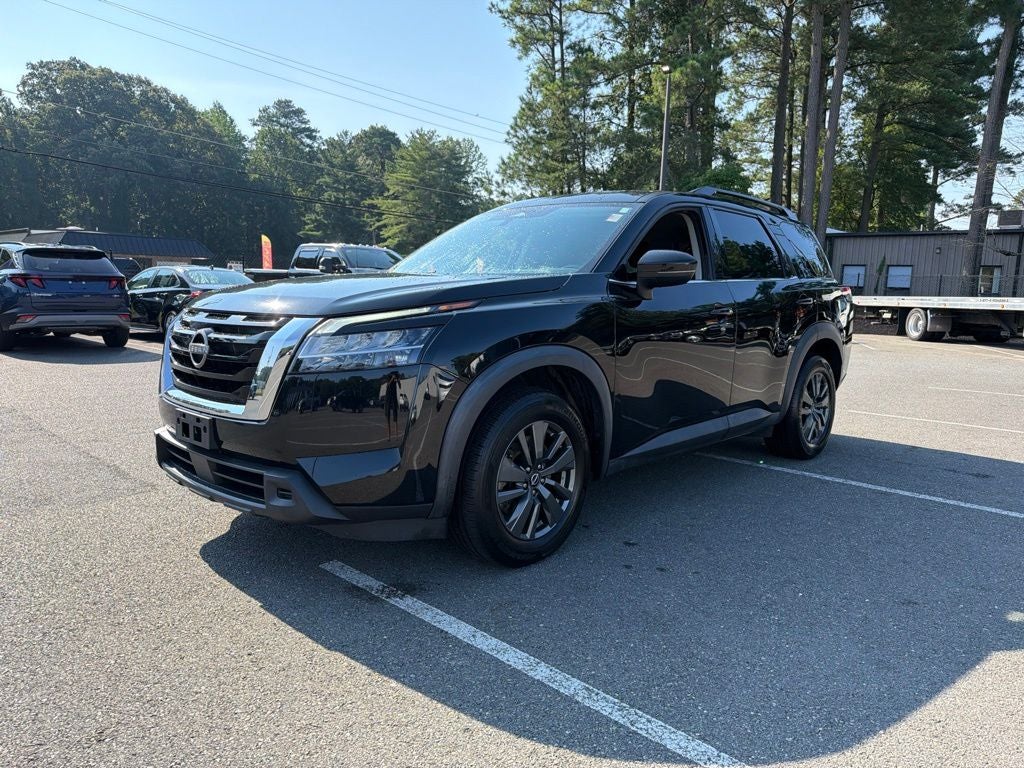 2022 Nissan Pathfinder SV