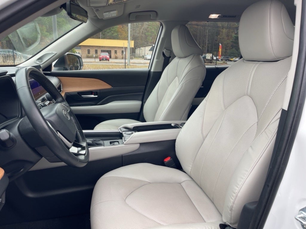 2024 Toyota Grand Highlander Limited ** Pohanka Certified 10 YEAR/100,000 **