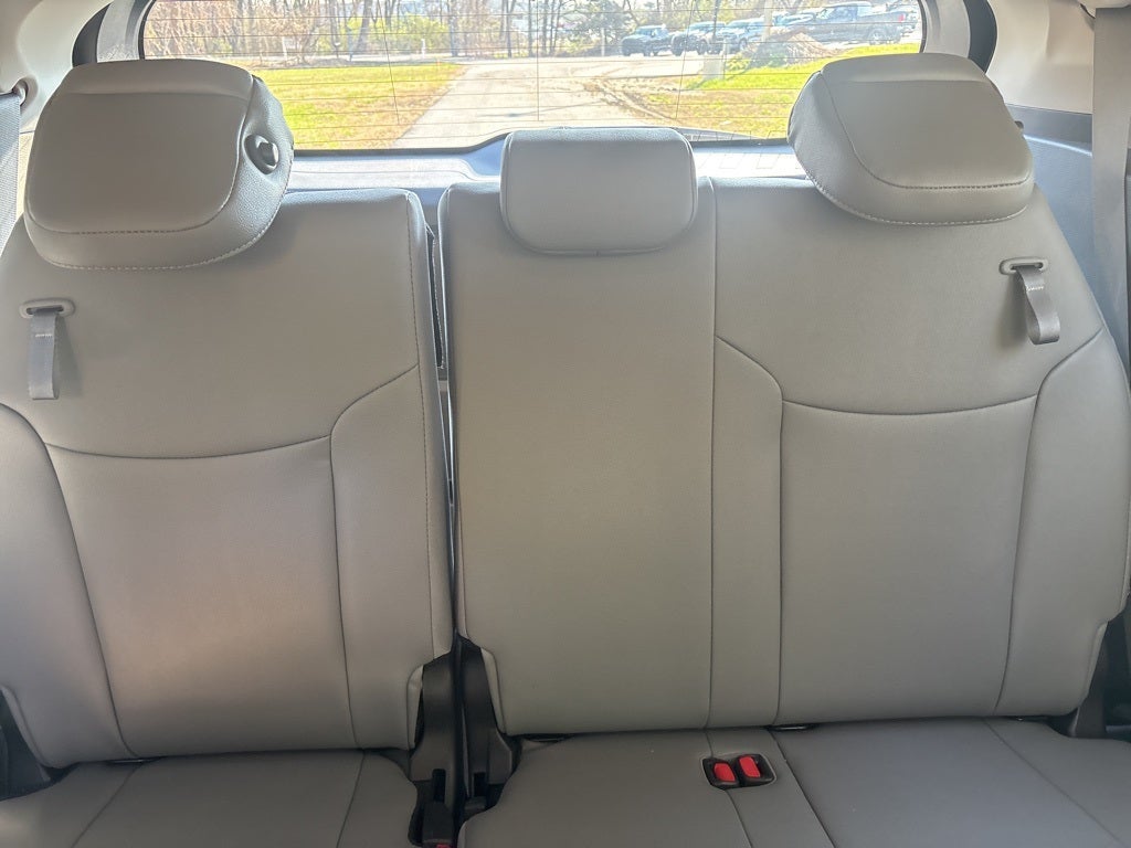 2023 Toyota Sienna XLE 7 Passenger AWD ** Pohanka Certified 10 Year/100,0