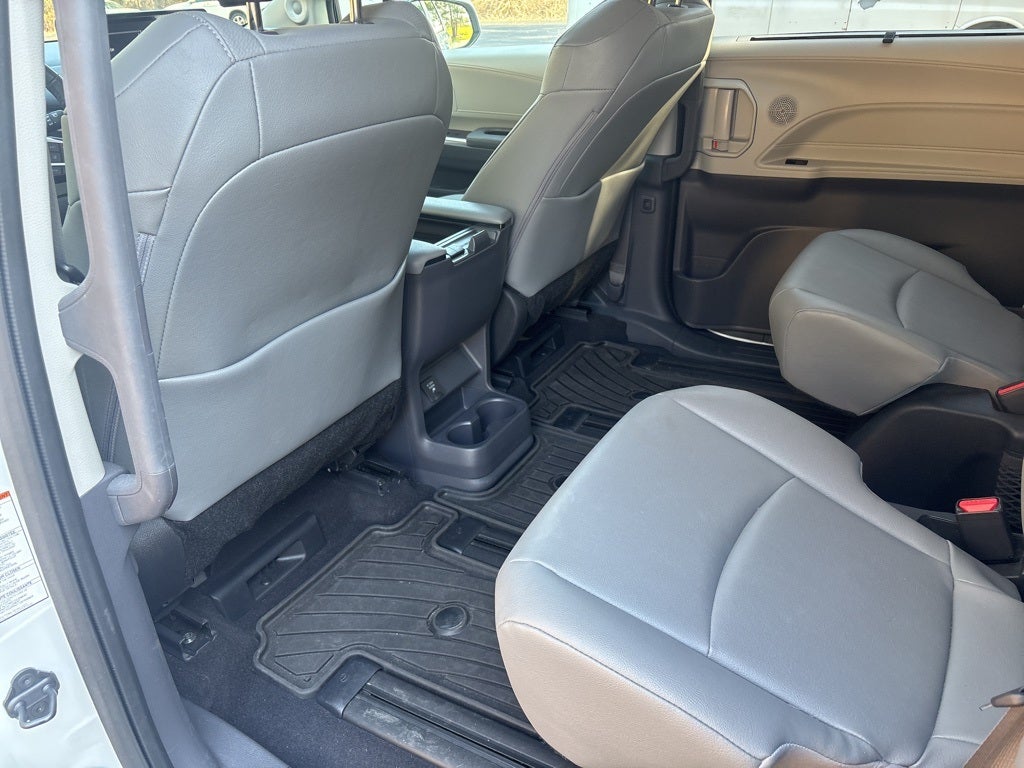 2023 Toyota Sienna XLE 7 Passenger AWD ** Pohanka Certified 10 Year/100,0