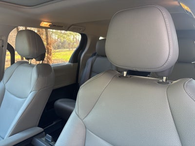2023 Toyota Sienna XLE 7 Passenger AWD ** Pohanka Certified 10 Year/100,0