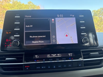 2023 Toyota Sienna XLE 7 Passenger AWD ** Pohanka Certified 10 Year/100,0