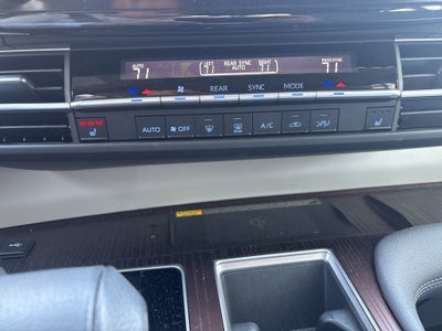 2023 Toyota Sienna XLE 7 Passenger AWD ** Pohanka Certified 10 Year/100,0