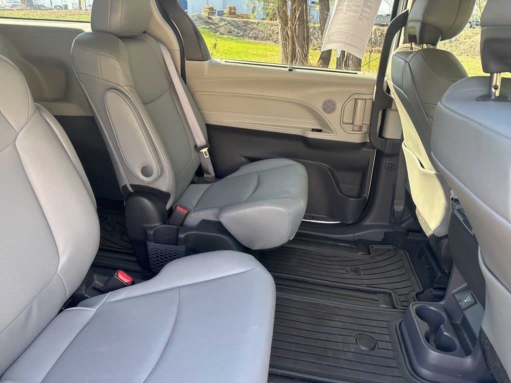 2023 Toyota Sienna XLE 7 Passenger AWD ** Pohanka Certified 10 Year/100,0