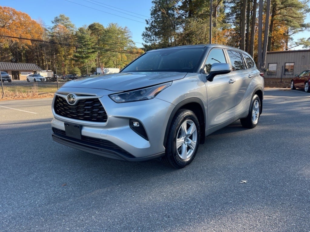 2023 Toyota Highlander L ** Pohanka Certified 10 YEAR/100,000 **