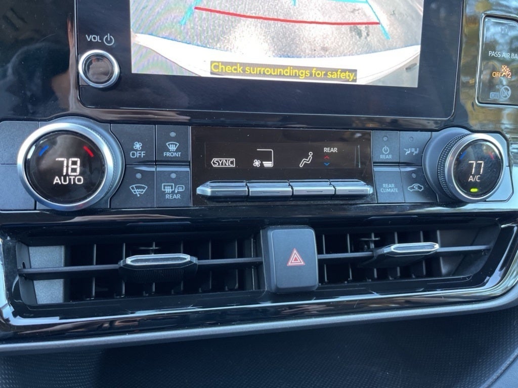 2023 Toyota Highlander L ** Pohanka Certified 10 YEAR/100,000 **