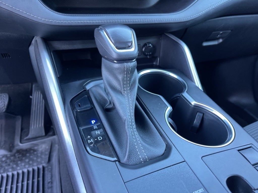 2023 Toyota Highlander L ** Pohanka Certified 10 YEAR/100,000 **