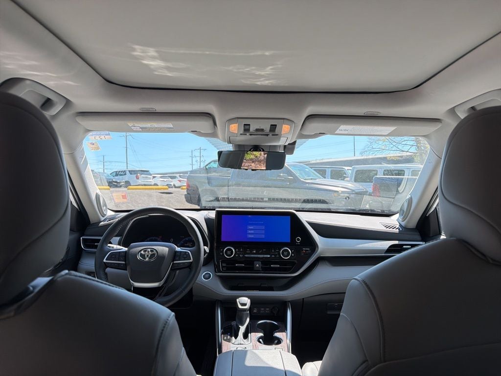 2025 Toyota Highlander Platinum