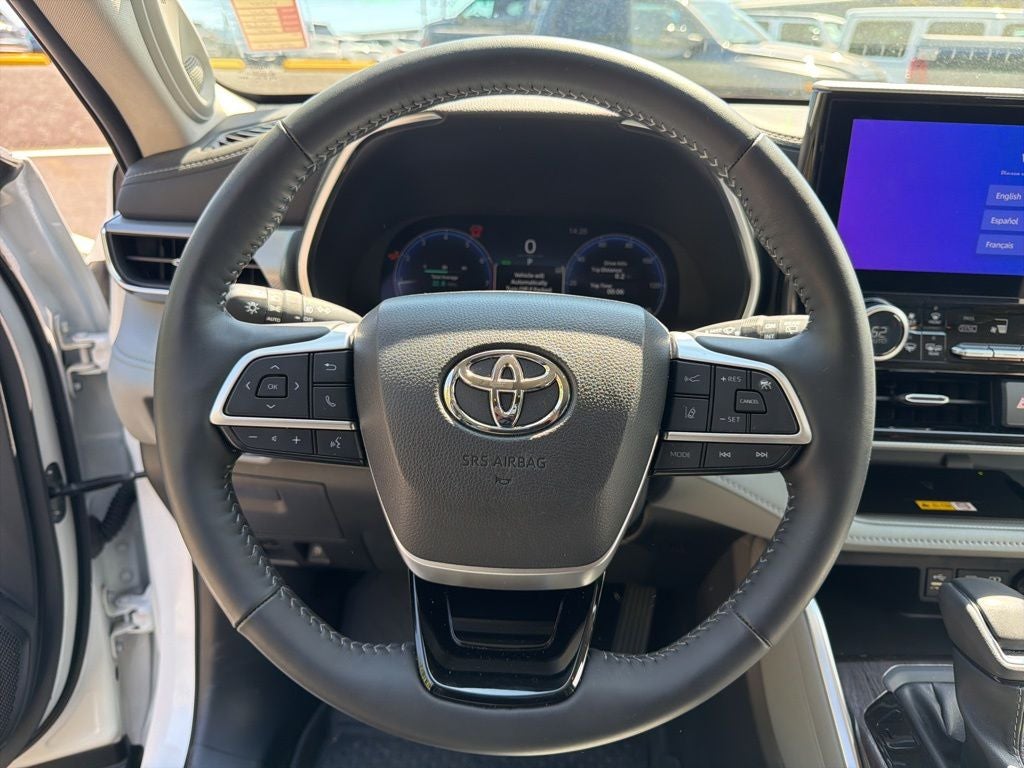 2025 Toyota Highlander Platinum