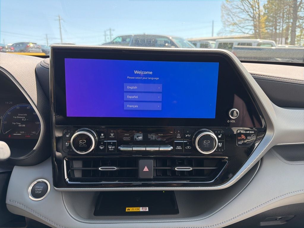 2025 Toyota Highlander Platinum