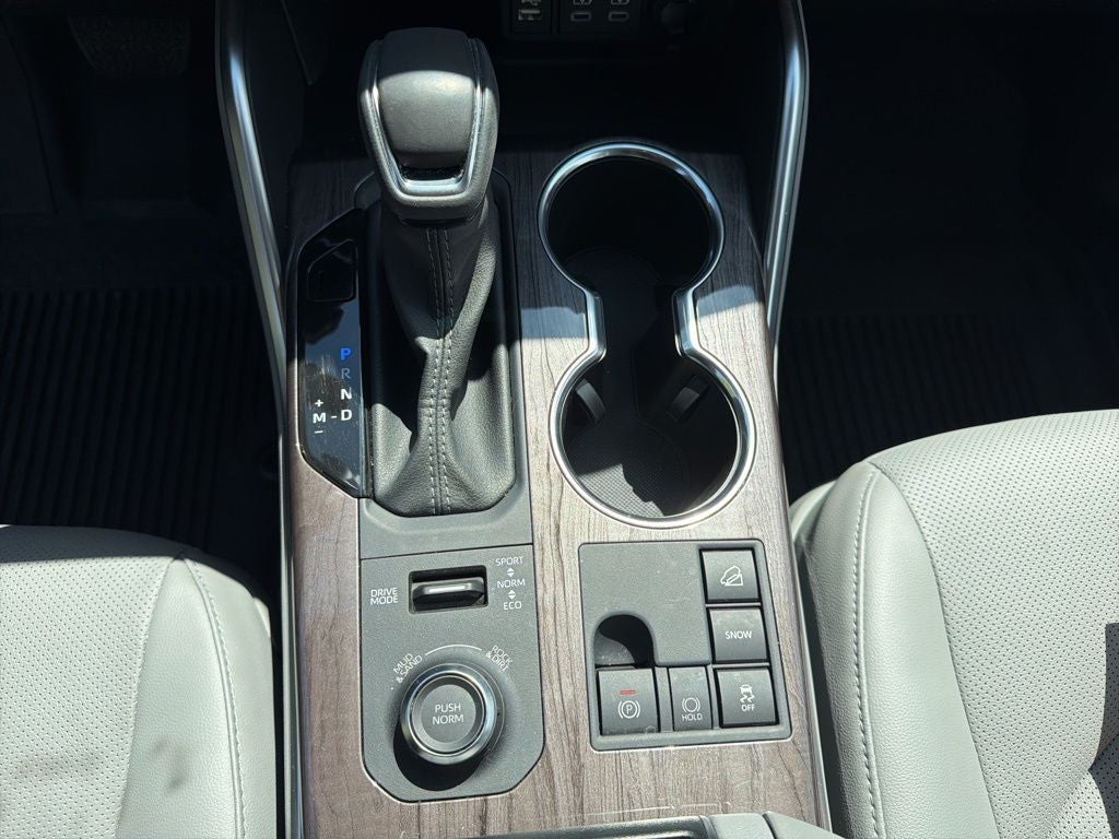 2025 Toyota Highlander Platinum