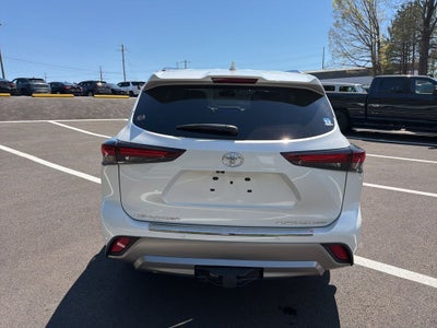 2025 Toyota Highlander Platinum