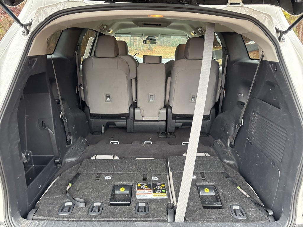 2025 Toyota Sienna LE 8 Passenger ** Pohanka Certified 10 YEAR/100,000 *