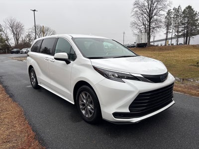 2025 Toyota Sienna LE 8 Passenger ** Pohanka Certified 10 YEAR/100,000 *