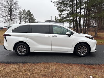 2025 Toyota Sienna LE 8 Passenger ** Pohanka Certified 10 YEAR/100,000 *
