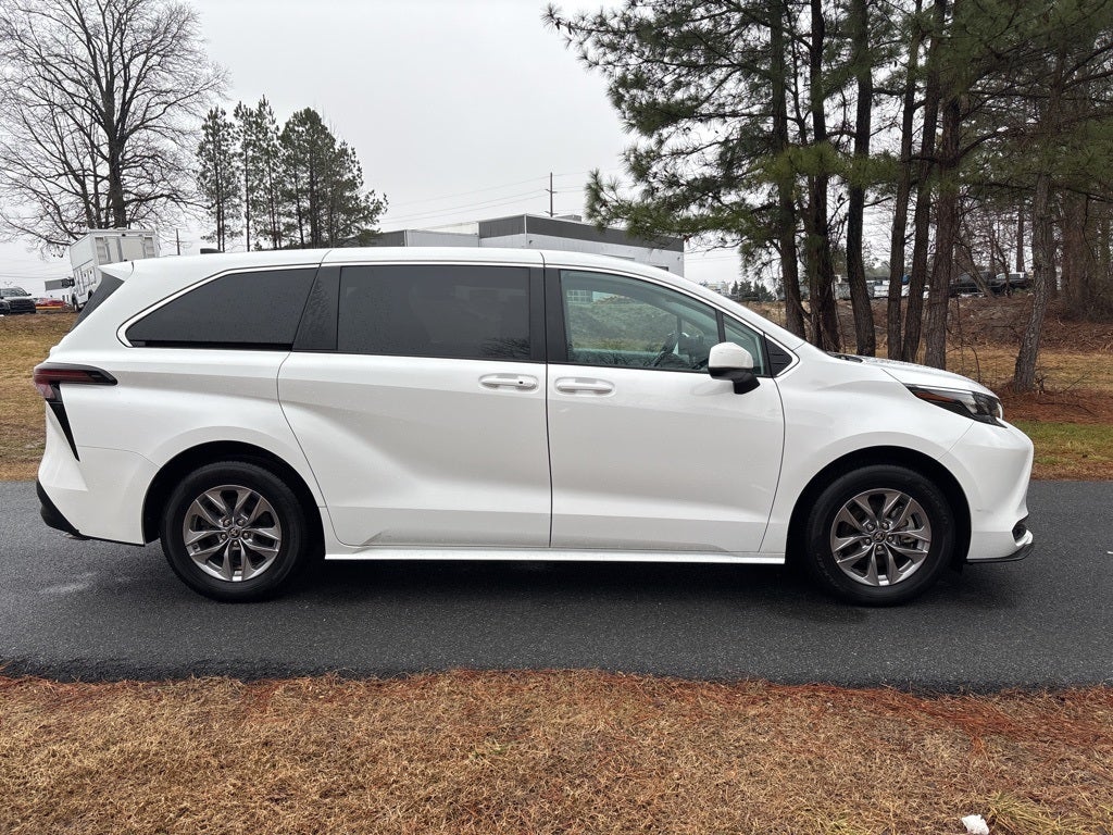 2025 Toyota Sienna LE 8 Passenger ** Pohanka Certified 10 YEAR/100,000 *
