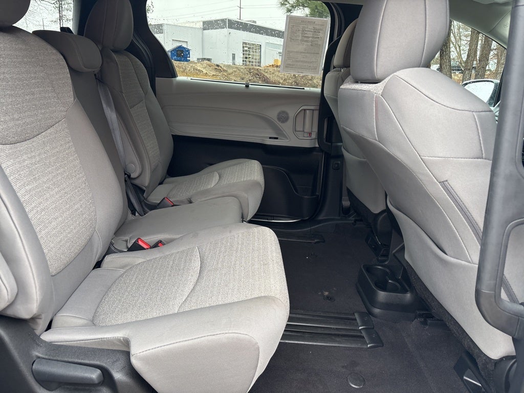 2025 Toyota Sienna LE 8 Passenger ** Pohanka Certified 10 YEAR/100,000 *