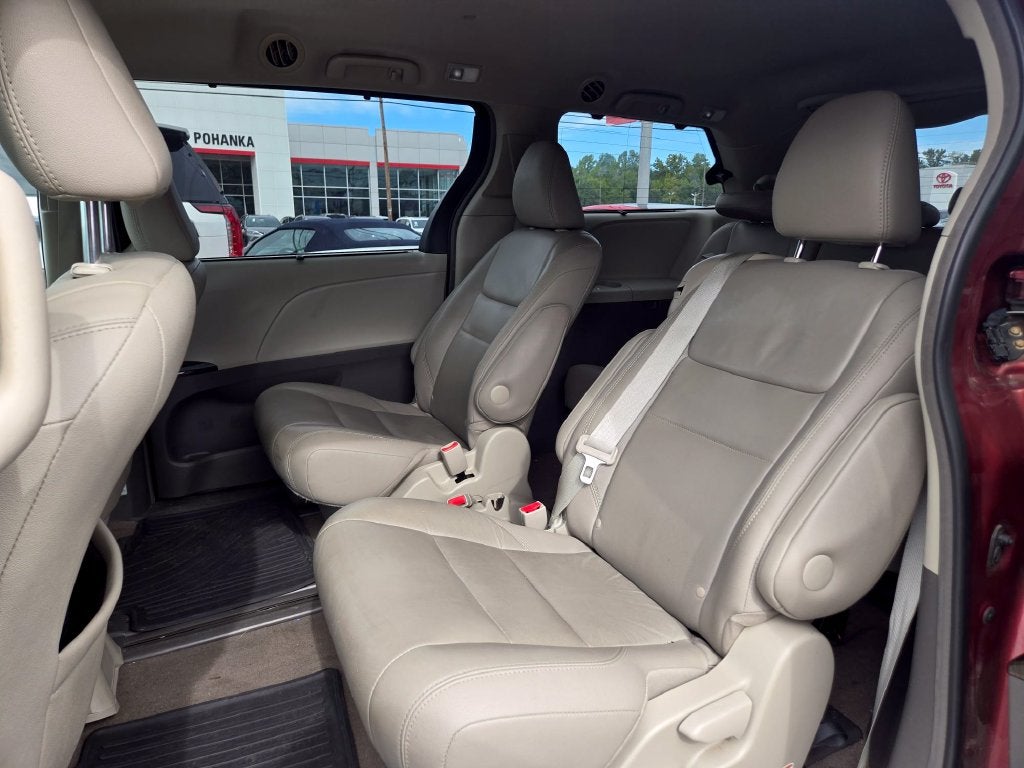 2017 Toyota Sienna XLE 8 Passenger