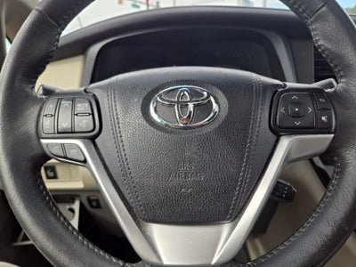 2017 Toyota Sienna XLE 8 Passenger