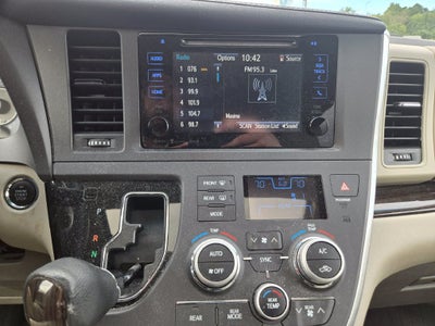 2017 Toyota Sienna XLE 8 Passenger
