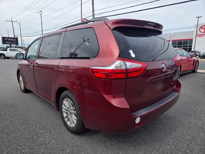 2017 Toyota Sienna XLE 8 Passenger