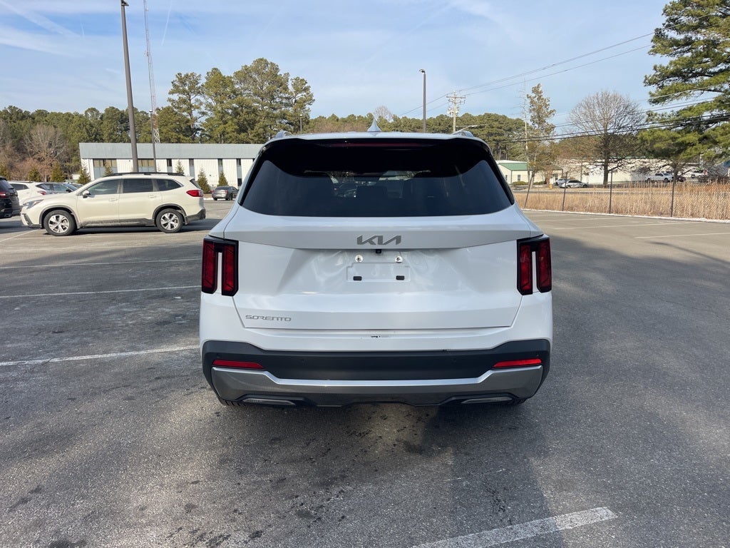 2024 Kia Sorento S ** Pohanka Certified 10 Year / 100,000 **