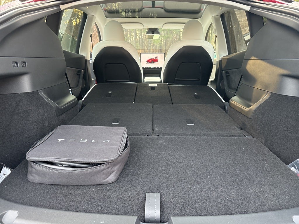 2023 Tesla Model Y Long Range ** Low Miles/3rd Row Seating / ONE OWNER