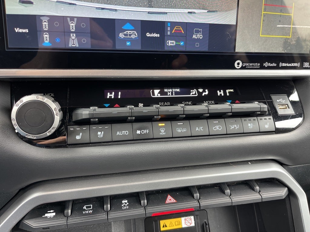 2024 Toyota Sequoia Platinum 4WD ** Pohanka Certified 10 Year / 100,000 **