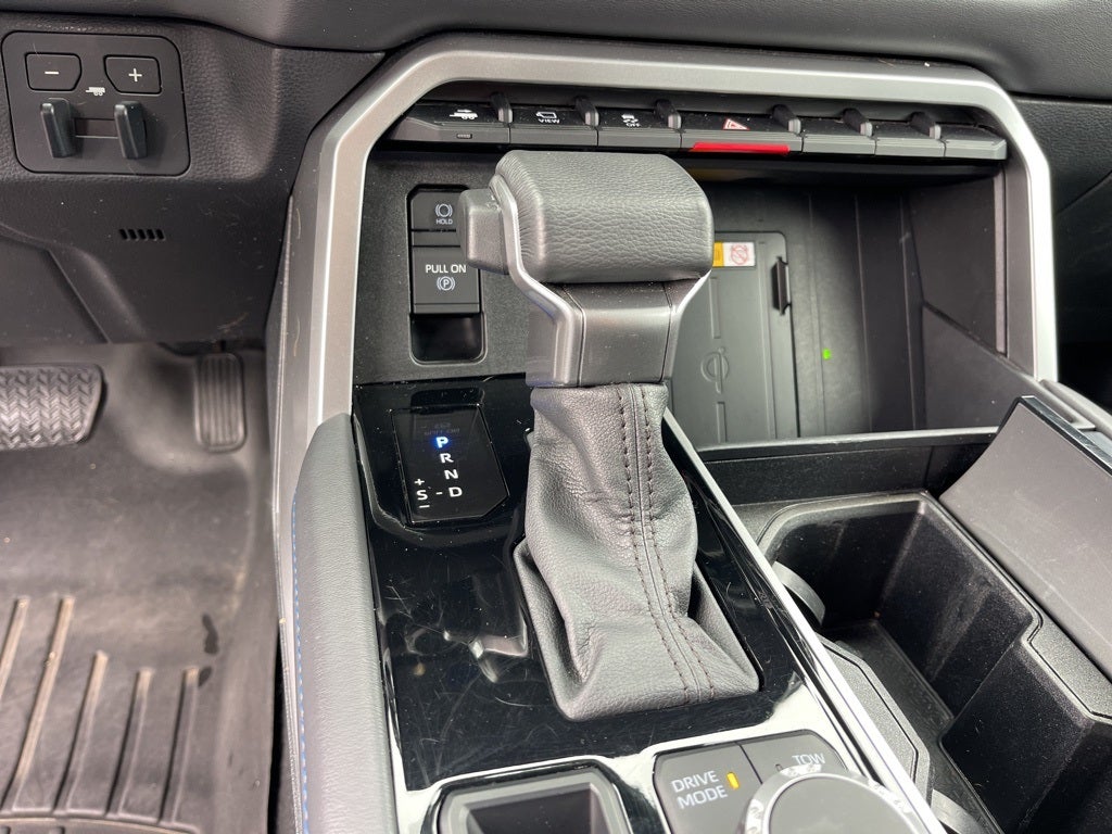 2024 Toyota Sequoia Platinum 4WD ** Pohanka Certified 10 Year / 100,000 **