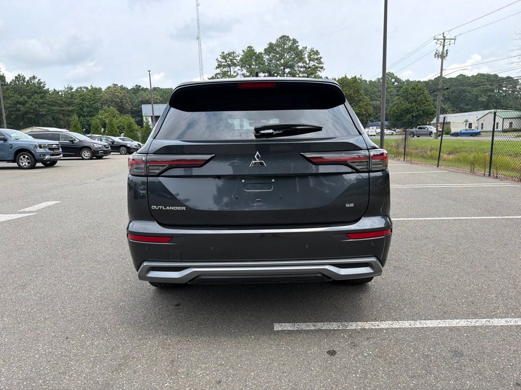 2025 Mitsubishi Outlander SE