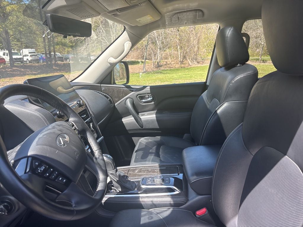 2024 INFINITI QX80 LUXE