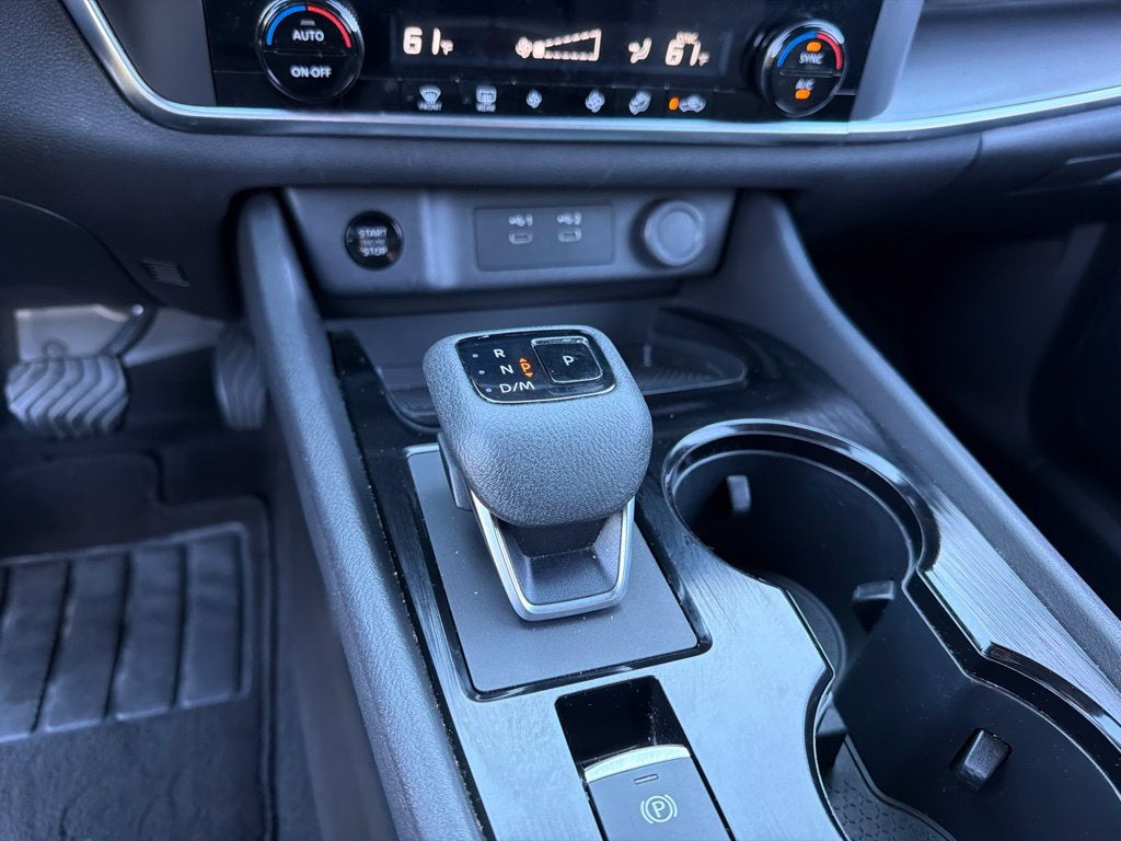 2025 Nissan Rogue SV