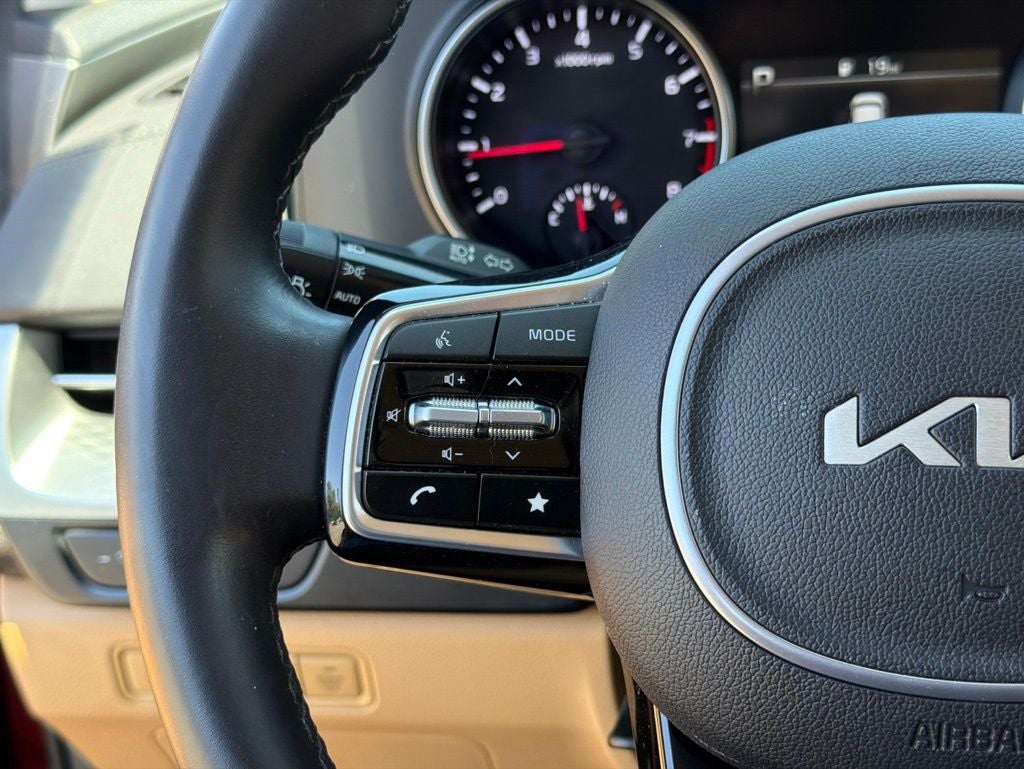 2024 Kia Carnival LX
