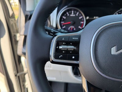 2024 Kia Carnival EX