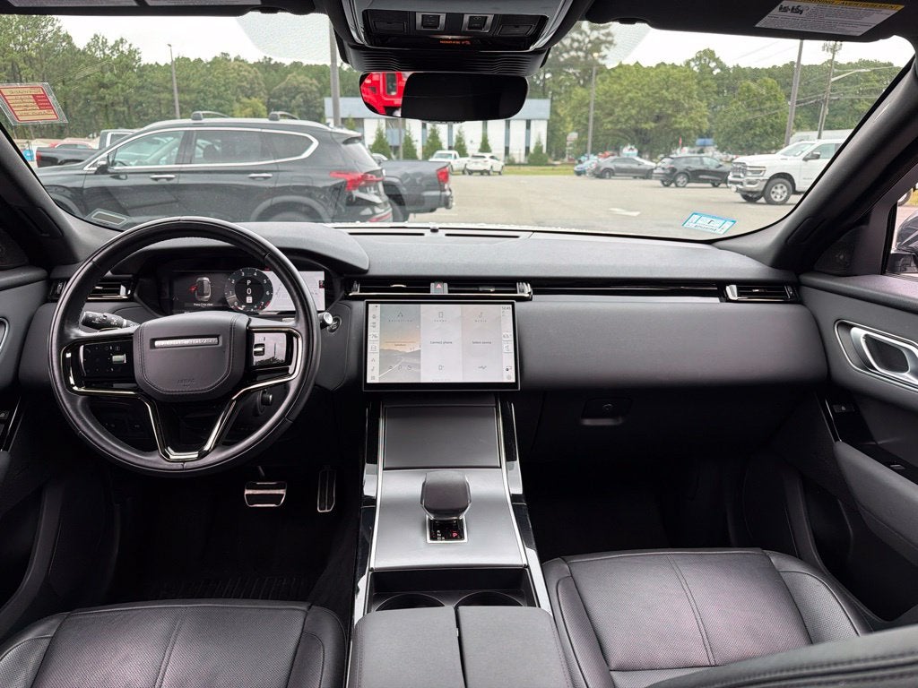 2025 Land Rover Range Rover Velar Dynamic SE