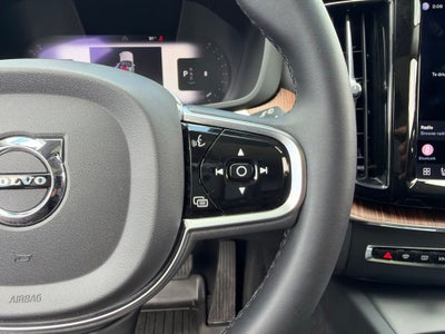 2023 Volvo XC60 B5 Plus Dark Theme