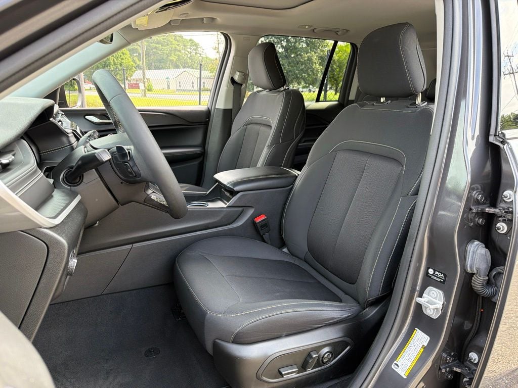 2024 Jeep Grand Cherokee Laredo X Ethos 12/12 Cert