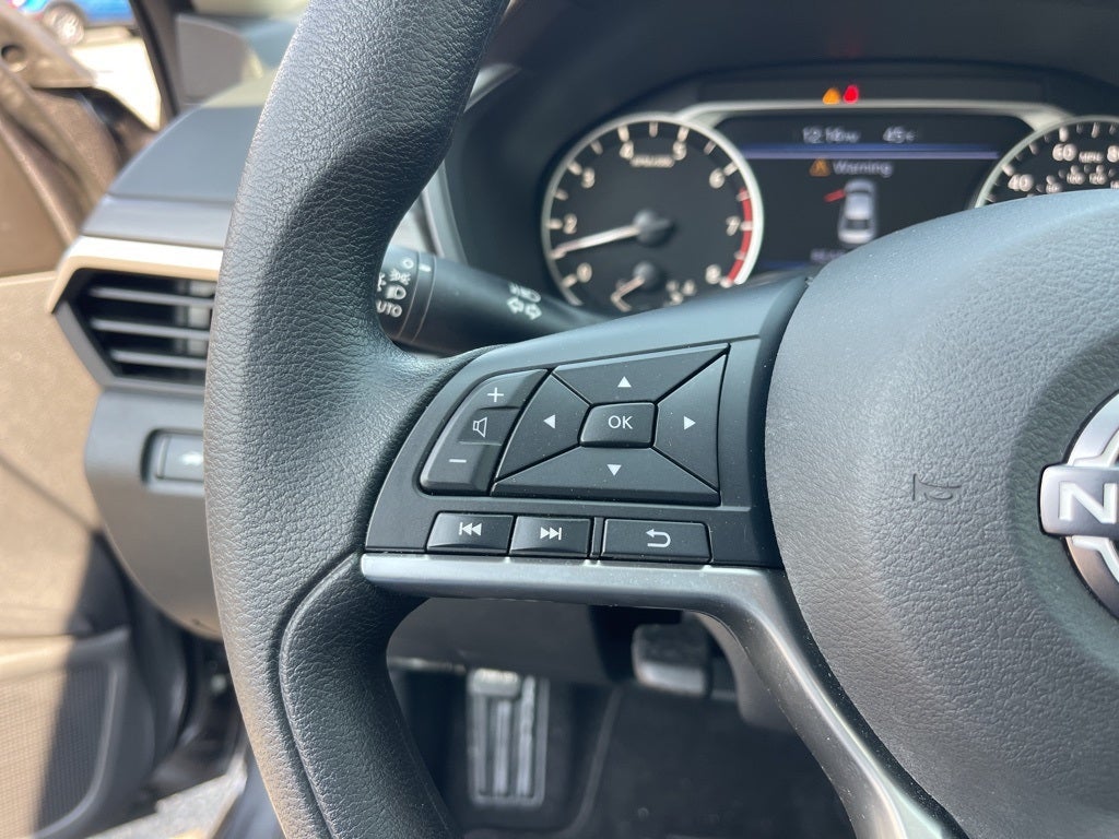 2025 Nissan Altima 2.5 SV Pohanka Certified 10YR 100K