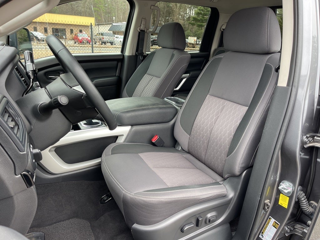 2024 Nissan Titan SV Nissan Certified