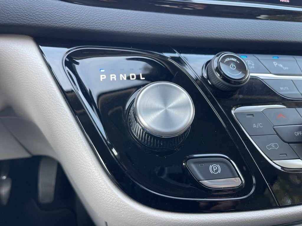 2024 Chrysler Pacifica Touring L Pohanka Certified 10YR 100K