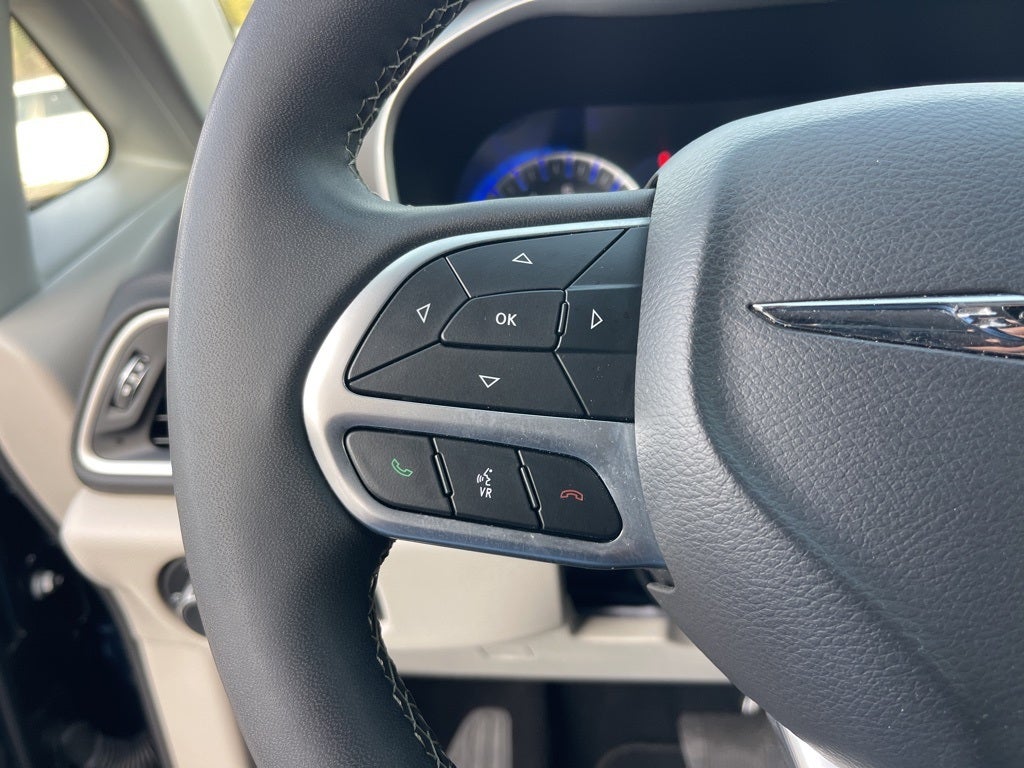 2024 Chrysler Pacifica Touring L Pohanka Certified 10YR 100K