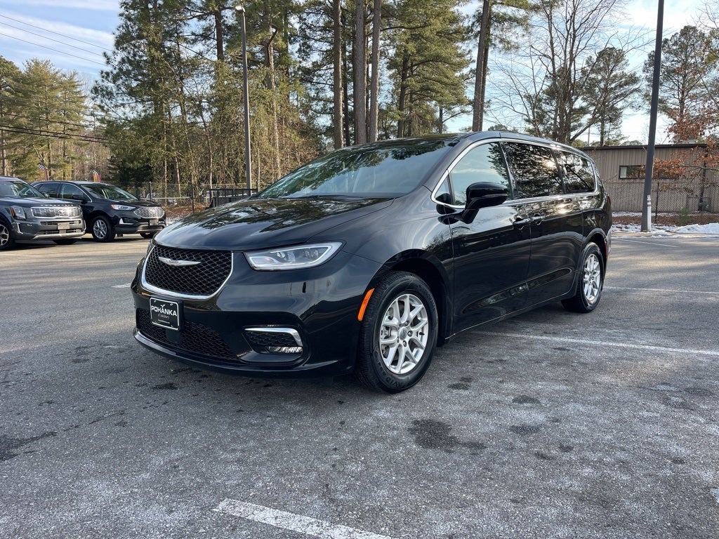 2024 Chrysler Pacifica Touring L Pohanka Certified 10YR 100K