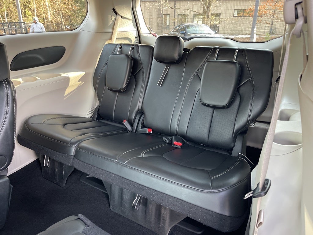 2024 Chrysler Pacifica Touring L Pohanka Certified 10YR 100K