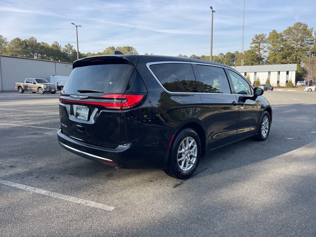 2024 Chrysler Pacifica Touring L Pohanka Certified 10YR 100K