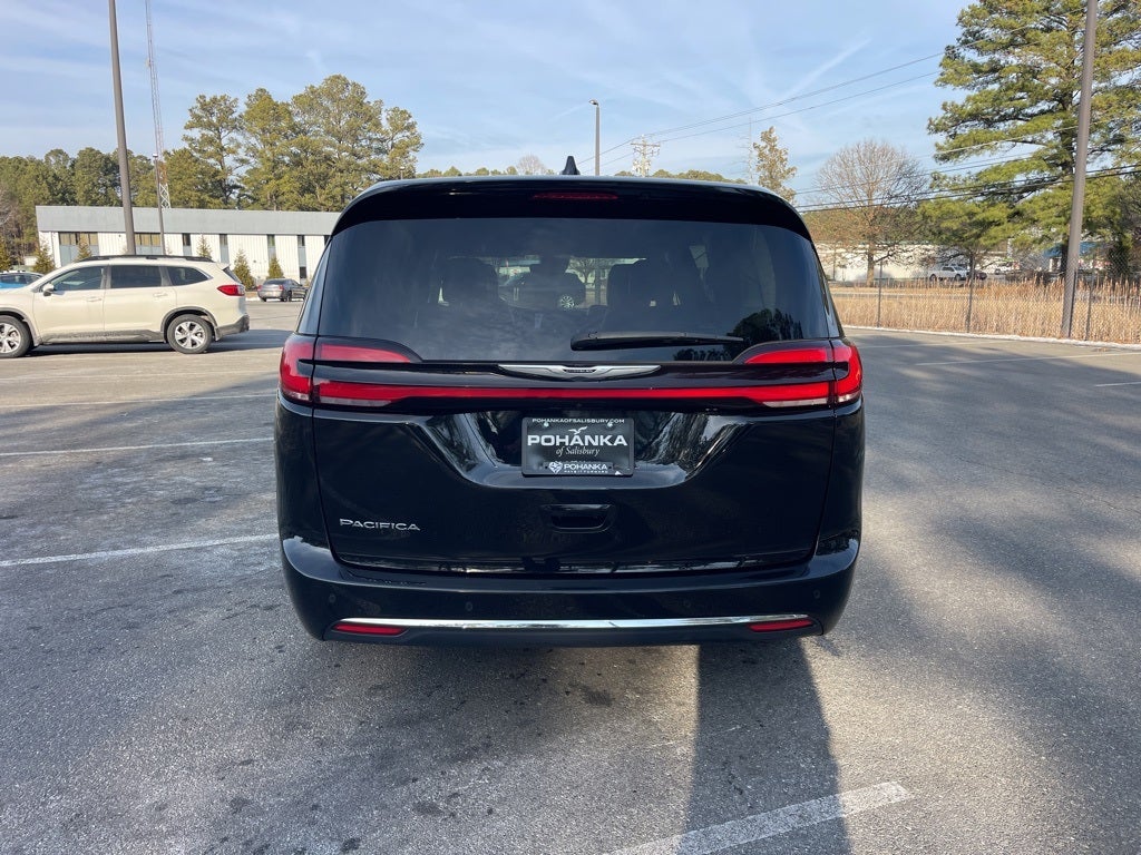 2024 Chrysler Pacifica Touring L Pohanka Certified 10YR 100K