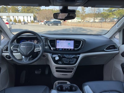 2024 Chrysler Pacifica Touring L Pohanka Certified 10YR 100K