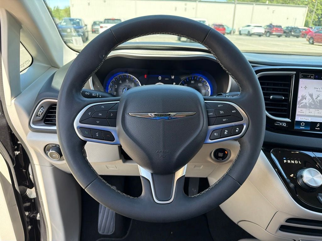 2023 Chrysler Pacifica Touring L Ethos 12/12 Cert