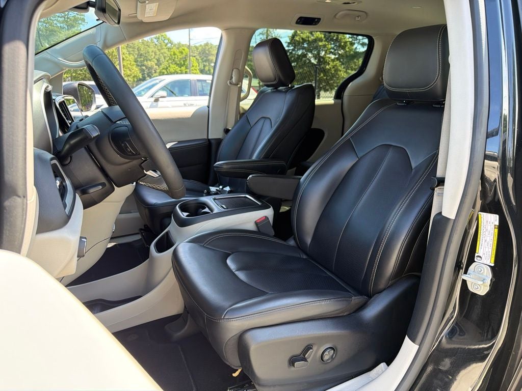 2023 Chrysler Pacifica Touring L Ethos 12/12 Cert